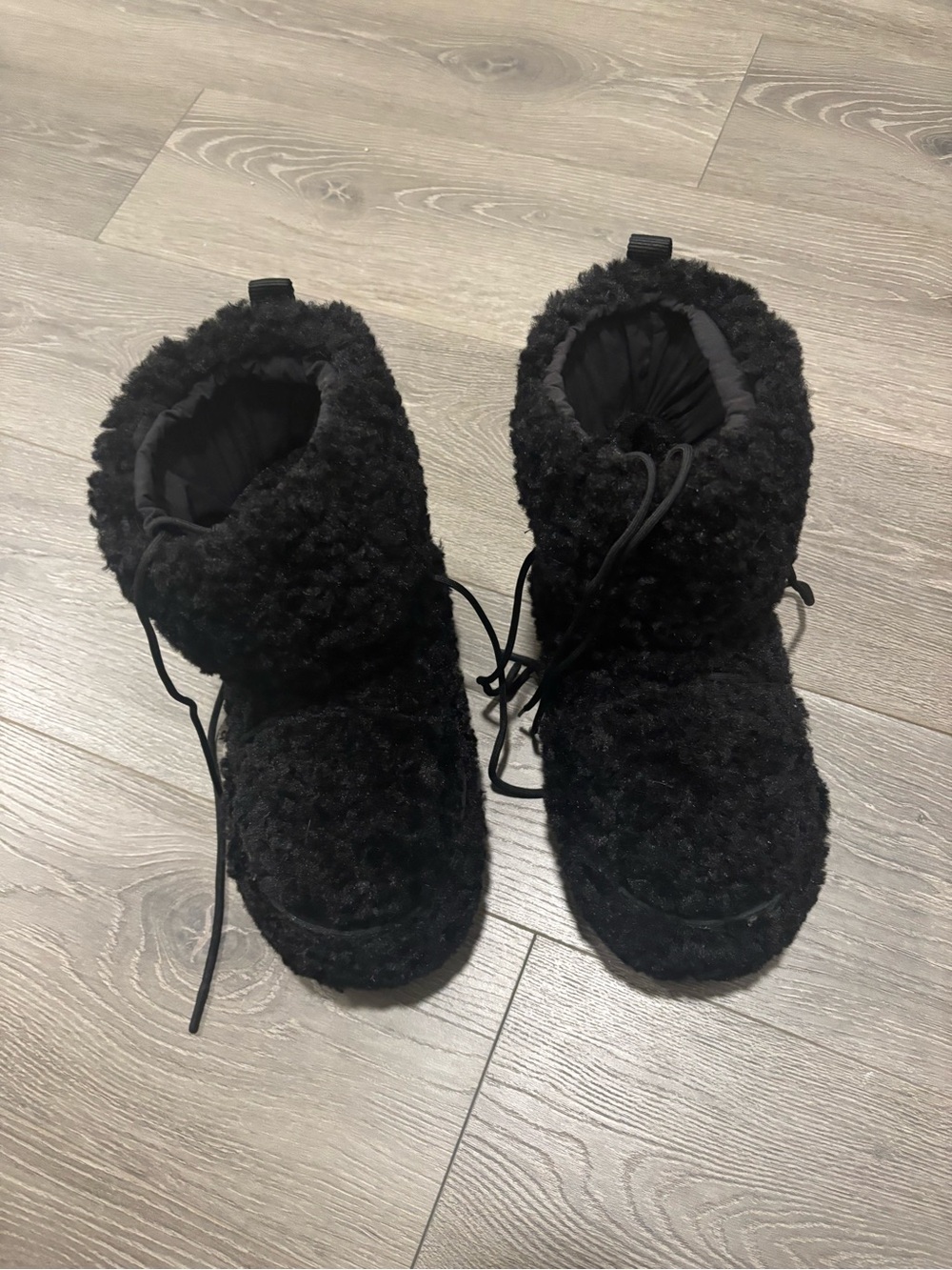 Zara Sherpa Booties - Black